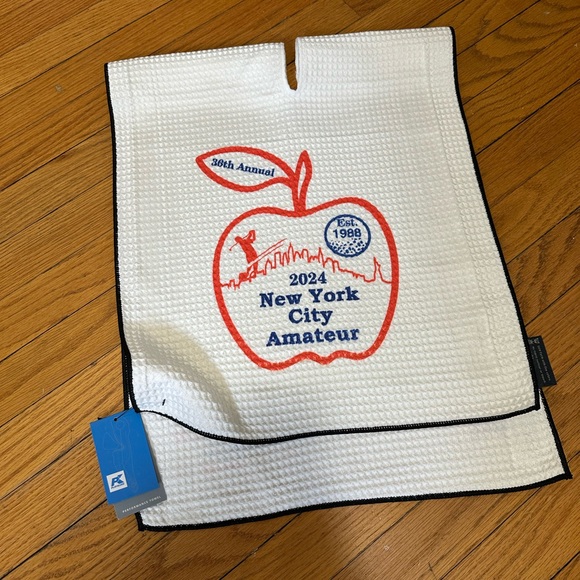 Brand New - 2024 New York City Amateur White Microfiber Golf Towel - Picture 1 of 2